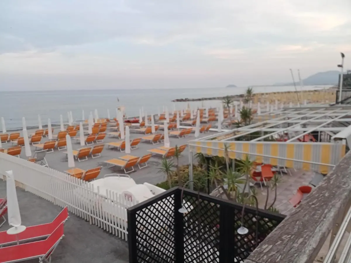 Messico Nuvole Apartment Loano